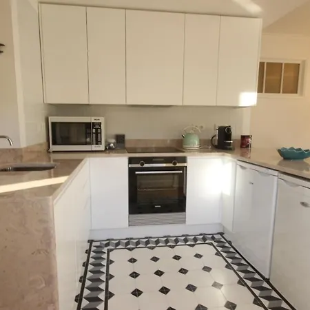 Retreat - Entrecampos Апартаменты *