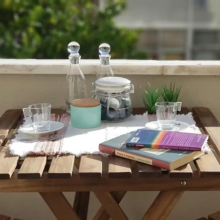 Retreat - Entrecampos Апартаменты *